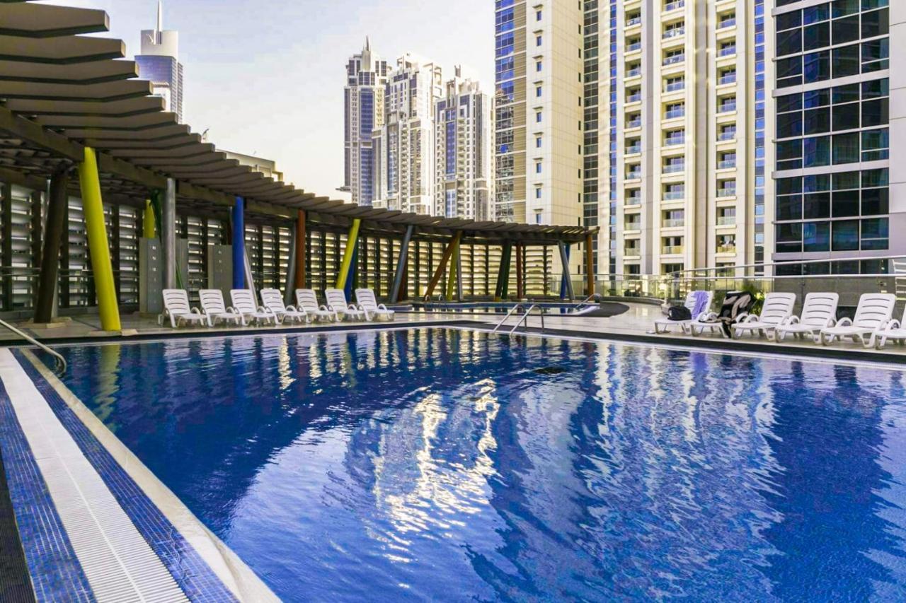 Higuests - Roomy Apt With Infinity Pool Close To Burj Khalifa Дубай Екстер'єр фото